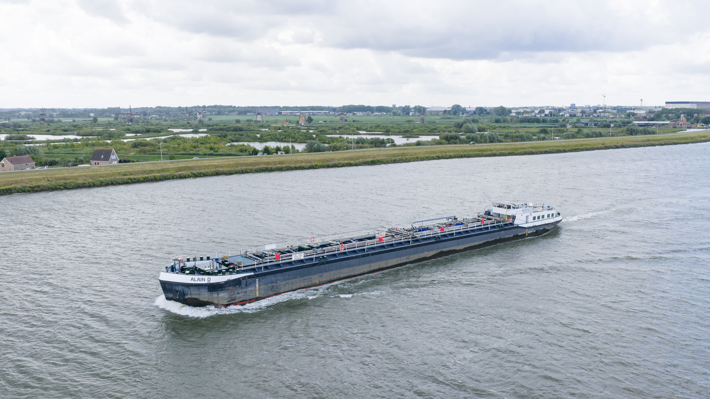 alain d, ams barging, tanker, tankvaart, transport, liquid bulk, kinderdijk